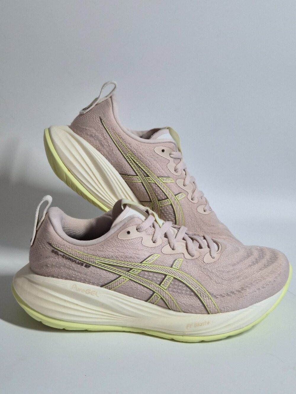Asics Cumulus 27 - Women - Size 6.5 Wide